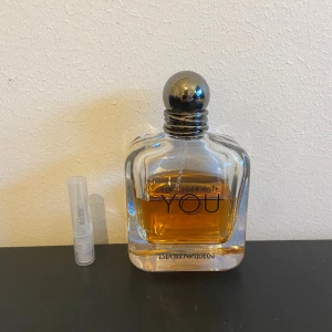 Emporio Armani Stronger With You - Tja, säljer 2 ml sampels på Stronger with you orginial av Emporio Armani. Parfymen med sin varma kryddighet och vanilj🙌. Skriv gärna om funderingar eller prisförslag