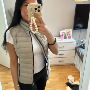 Colmar väst - Storlek XS/S, använd fåtal gånger 💕