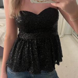 Glittrig fest topp - Så fin glittrig fest topp💘💘 använd gärna köp nu