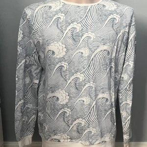 Tröja med mönster - Tunnt och luftigt material, perfekt för sommaren!