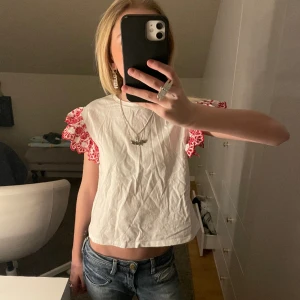 tröja - säljer pga för liten❣️