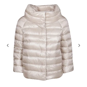 Herno jacka  - Kollar intresset på min sååå snygga herno jacka.  Storlek IT38 vilket motsvarar ca S 