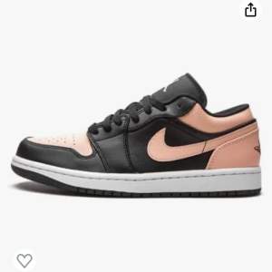 Säljer mina rosa/svarta Jordan 1 lows då de inte kommer till andvändning. Använda Max 7 gånger och i super fint sick. Inköpta för 1800kr (äkta)