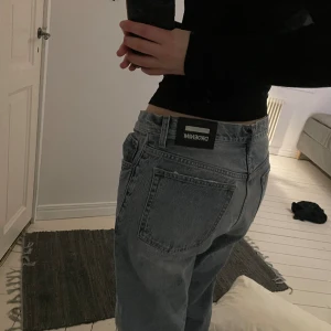 Dr denim jeans - Jeans från carlings i märket dr denim🪩snygga men tyvärr för stora för mig, fint skick:) Skriv i chatten för mer detaljer 