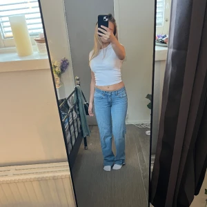 Jeans - Säljer mina helt nya Low waist jeans ifrån Nelly, använda en gång! Ny pris är 599 och de är i nytt skick💕