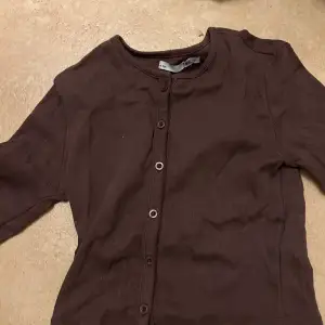 Brun tröja från Lager 157, typ helt oanvänd storlek S☺️köparen står för frakt