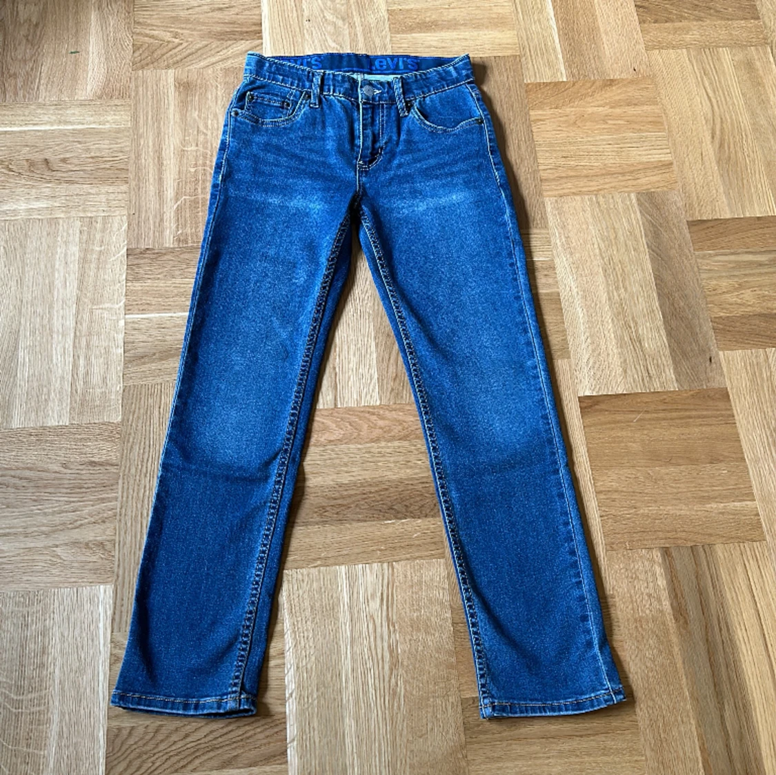 Ett par feta Levis 502 jeans - 90