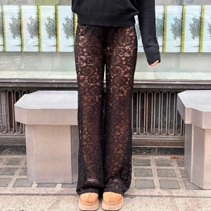 Spets byxor - Säljer dessa fina spetsbyxor som är slutsålda 🩷 pris kan diskuteras 🩷