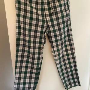 Pyjamasbyxor från hm rutiga i grön och vit