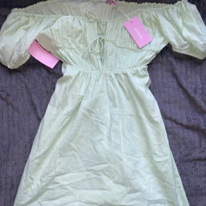 Klänning - Klänning från biancas kollektion. Aldrig använd 