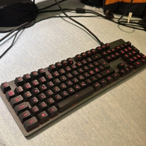 Logitech G413 Carbon gaming keyboard . - En gaming keyboard från Logitech, alla knappar fungerar och är i bra skick.  Finns att hämta i Alby. 