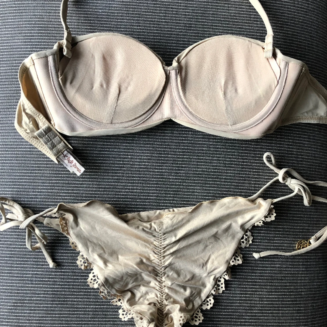 Lulifama Bikini strl Medium i Guld med vackra detaljer! - 90