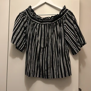 Offshoulder topp - Randig! 