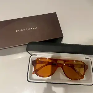 Oanvända solglasögon från corlin eyewear i modellen GELO, säljer då jag köpte fel färg nypris 1299kr