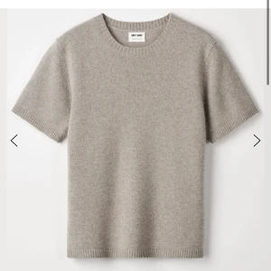 Soft Goat tröja - Säljer denna jätte fina stickade tröjan, bara använd ett fåtal gånger, sitter jätte fint på !🌟nypris : 2 195kr mitt pris : 1000kr