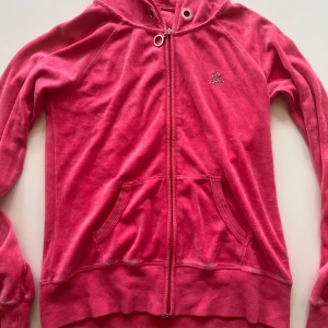 Kofta - Jätte fin rosa kofta!! Står inget märke!! Men har så skönt material och så fin