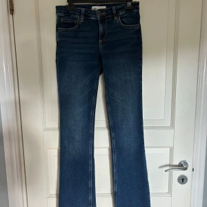 Populära zara jeans - Lågmidjade, slutsålda på hemsidan