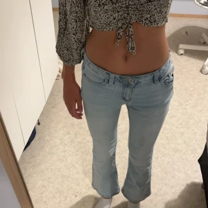 Leopard tröja  - Ganska ny inte använd så mycket. Går att dra åt banden om man vill ha den mindre eller större.🐆🐆❤️🤩