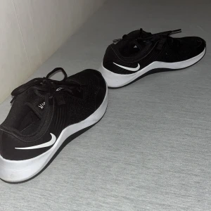 Nike träningsskor - Helt nya träningsskor, aldrig använts pga de inte passar mig.