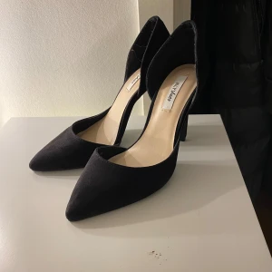 Pumps - Från Nelly. Endast använda en gång 