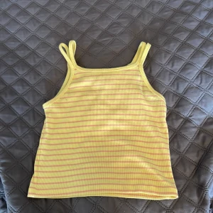 Linne - Super gulligt sommarlinne som säljs då de inte kommer till användning. Kontakta mig vid intresse💓