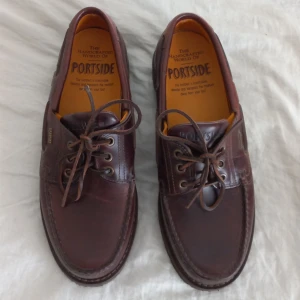 Portside seglarskor - Seglarskor Portside storlek 44 oandvända, ny pris då dom köptes 1398 kr. Gore-Tex, 