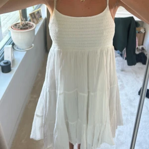 Supergullig sommarklänning - Aldrig använt klänningen men den är super söt nu till sommaren!  Orginal pris : 260kr