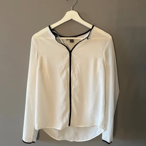 Blus - Lätt material perfekt för sommaren