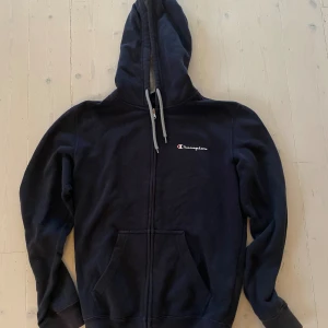 Champion hoodie - Använd hoodie i bra skick