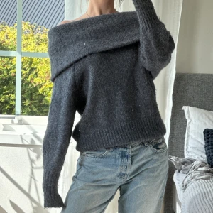 Off shoulder tröja - Så mysig off shoulder tröja från H&M