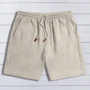 Säljer just nu ett par linne shorts som är använda en gång under förra sommaren. 