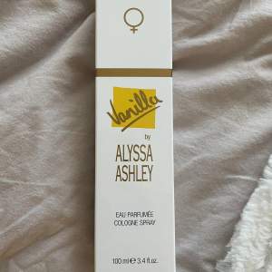 Helt ny oanvänd Alyssa Ashley vanilla eau de cologne 100ml, nypris 250kr
