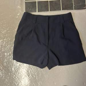 Snygga dressade shorts