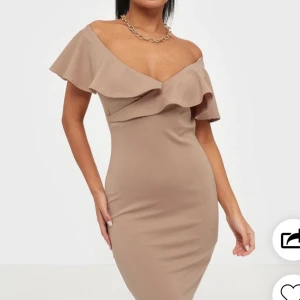 Klänning - klänning från Nelly i stl xs. Endast använd 1 gång :)💕