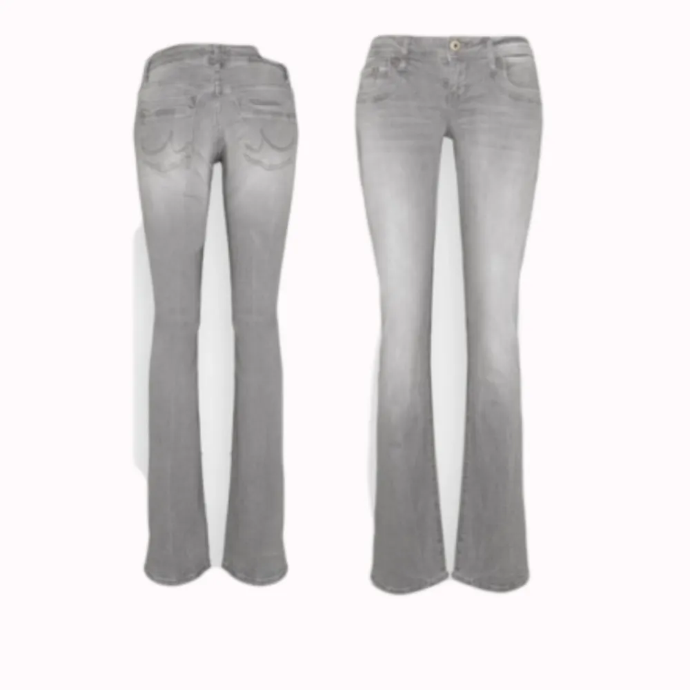 Säljer dessa lågmidjade gråa Ltb jeans som tyvärr inte kommer till användning längre då de har blivit för stora (det inga bilder på!)  De är i super bra skick o stretchiga  De är i storlek 28/36 Säljs på Zalando för 799kr. Jeans & Byxor.