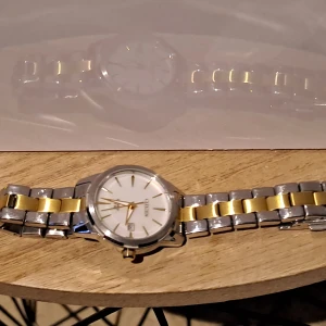 Citizen klocka och matchande armband - Fint skick. Org pris ca 1200