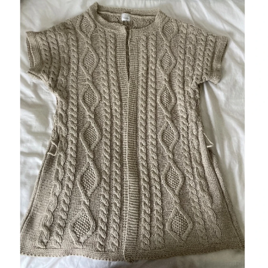 Beige kortärmad kofta - 90