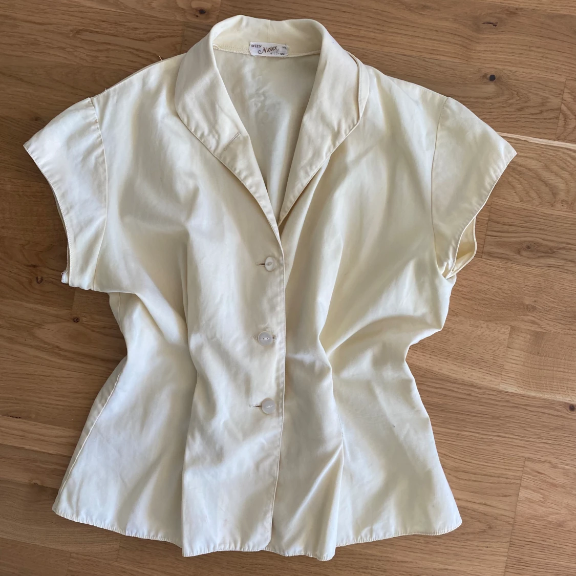 Ljusgul vintage blus