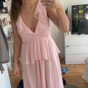 Balklänning - Fin ljusrosa balklänning!💞💞prislapp kvar