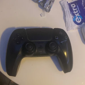 Ps5 kontroll - Inget fel på kontroll. Bra skick