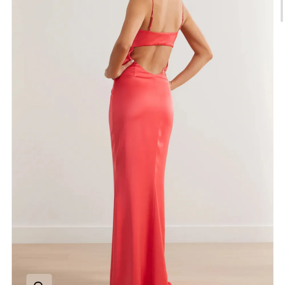 Drömmig balklänning från Lexi Clothing. 4000 kr nypris med tull. Helt oanvänd med lappar kvar. Säljer då jag beställde fel storlek . Klänningar.