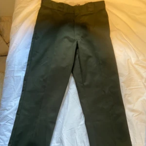 Dickies 874 - Bra skick, ej skadade. Använt fåtal ggr. Rensar garderob
