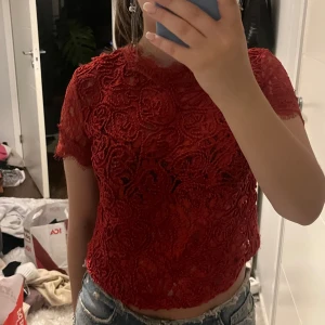 Zara topp - Röd zara topp. Fin färg🥰