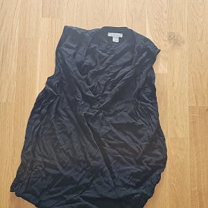 Kortärmar blus - Blus andvänd i gott skick 