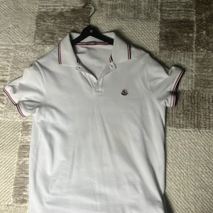 Moncler piqe - Andvönda 1 gång