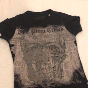 Phillip Plein Tröja - Pärlorna har tappats lite men den funkar