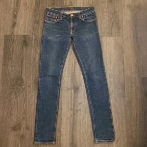 Nudie jeans  - Sköna slim jeans från nudie i bra skick
