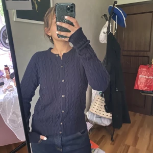 Stickad kofta - Jättefin men passar inte mig 