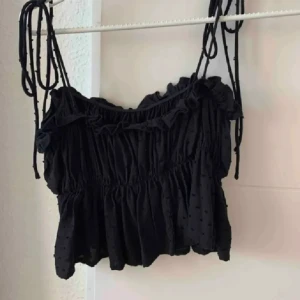 Topp - Svart topp i storlek S🤍🥂