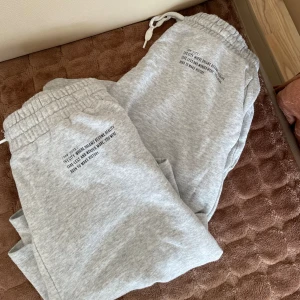 Mjukis shorts - Super sköna mjukis shorts från hm som inte kommer till användning 🤩 skriv dm för mer frågor 